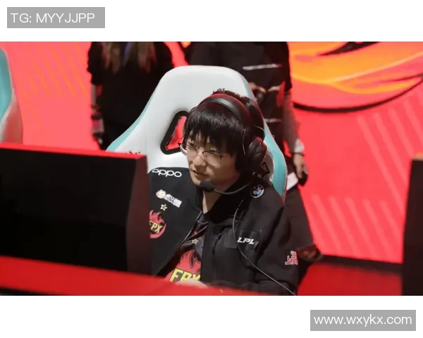 赛后复盘RNG与FPX对决中的战术意识与团队配合分析 赛后复盘RNG与FPX对决中的战术意识与团队配合分析