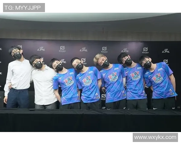 电竞比分与和平精英深度解析LNG战队的战术转换与策略演变